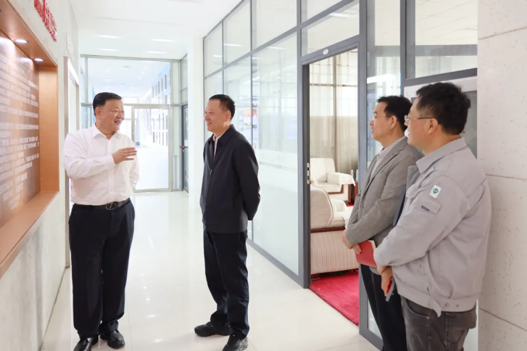 朱建民與程杰成院士深度探討油田化學(xué)品合作事宜